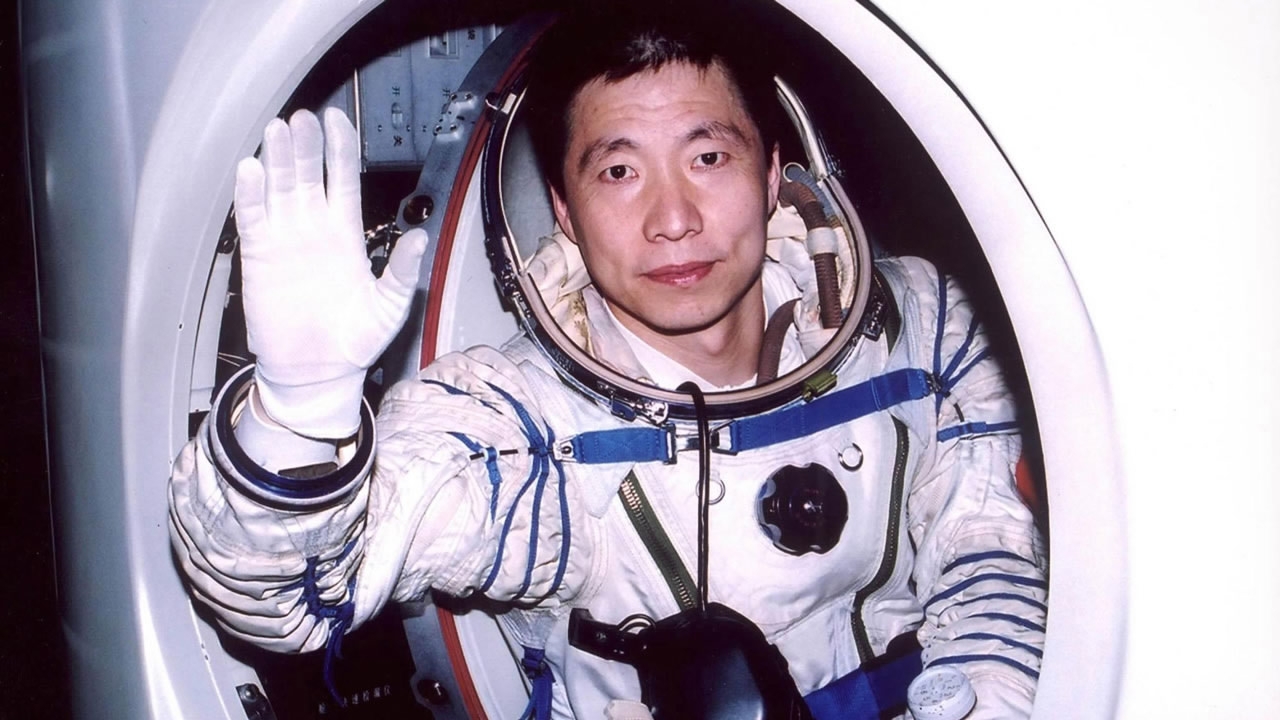 Shenzhou 5 โ Yang Liwei